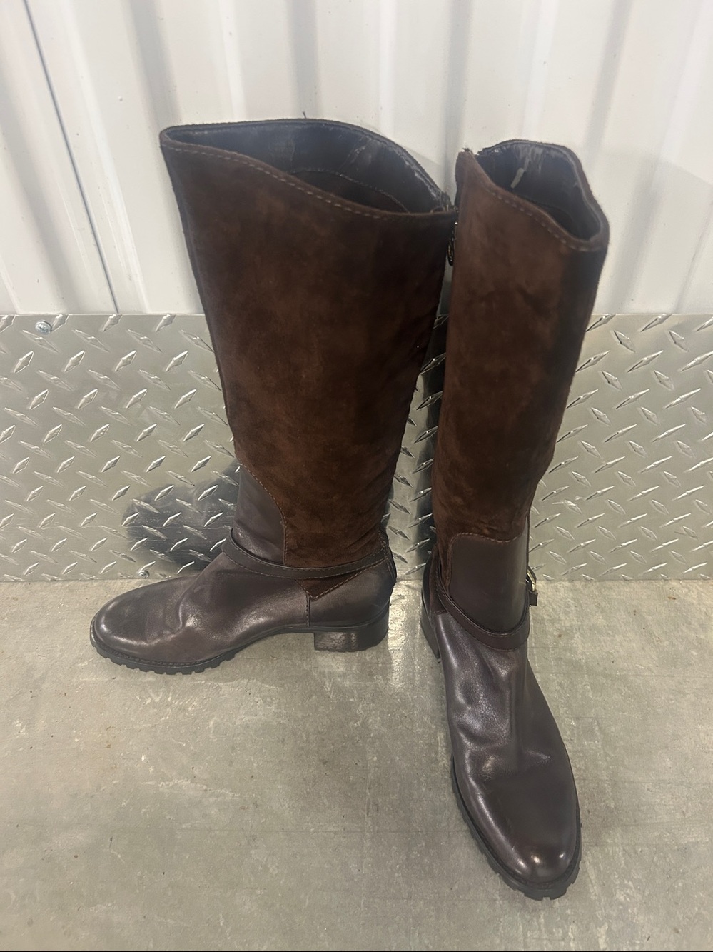 NWOT-VERY NICE! ETIENNE AIGNER TALL
BOOTS